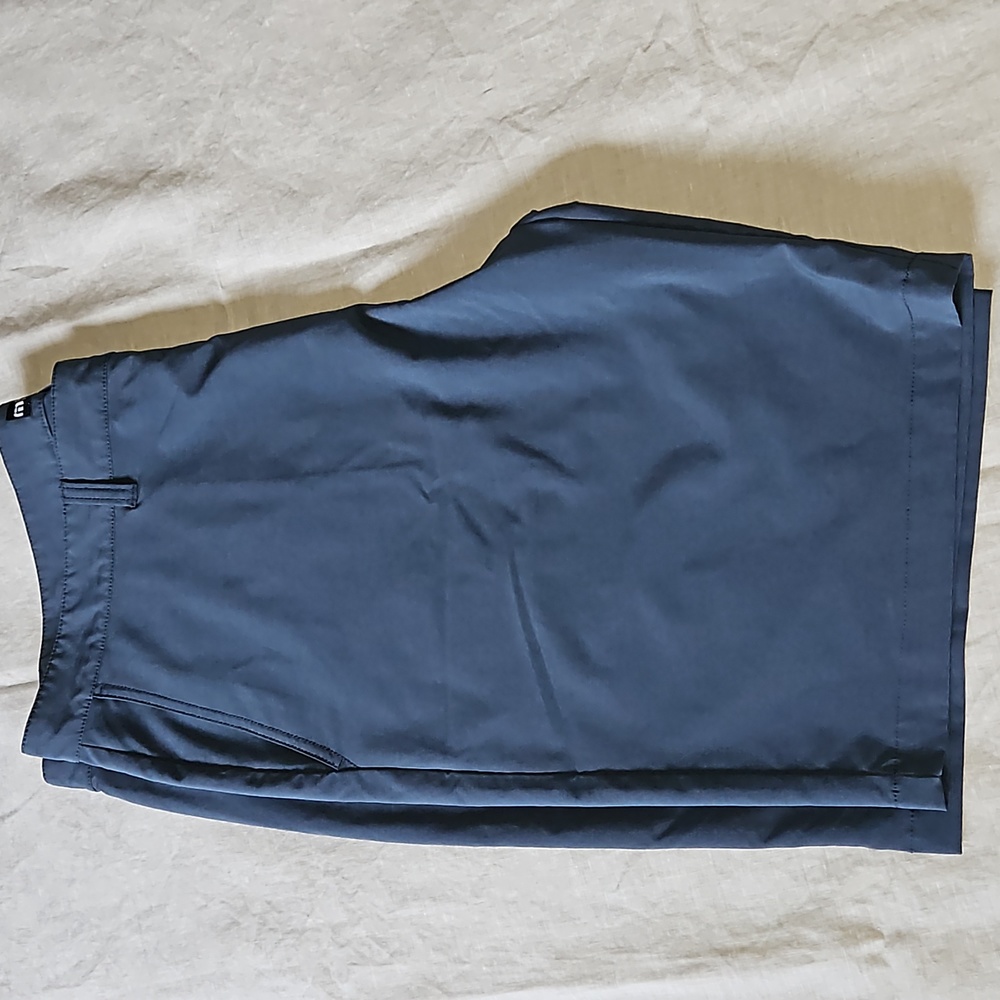 Travis Mathew Indigo Casual shorts size 42 Classic Bermudas Lightweight - Picture 7 of 13